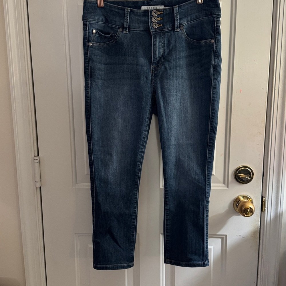 Torrid Medium Blue cropped jeans